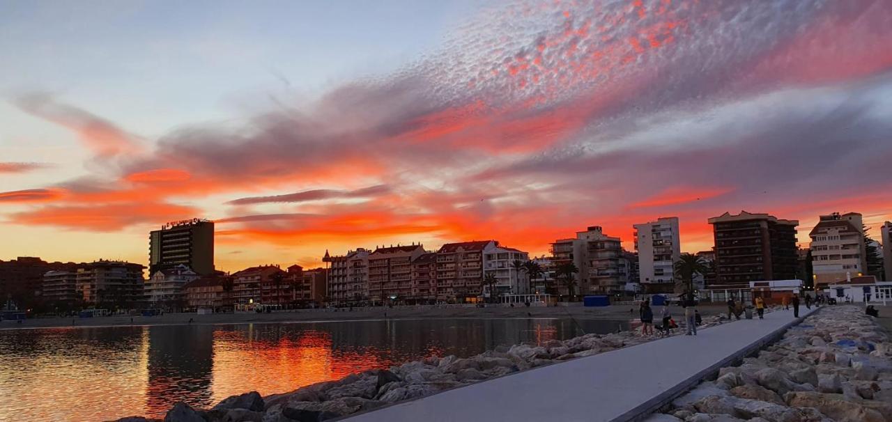 Aurinko 5 Segundo Luminoso Apartamento Con Vistas En Fuengirola Esterno foto